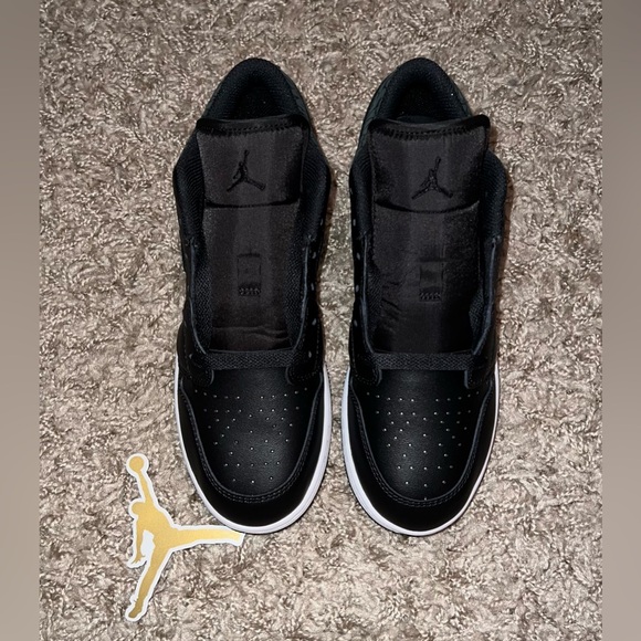 NIB!! Air Jordan 1 Low SE Sneaker - Off Noir/White/Black/Black - Picture 4 of 16